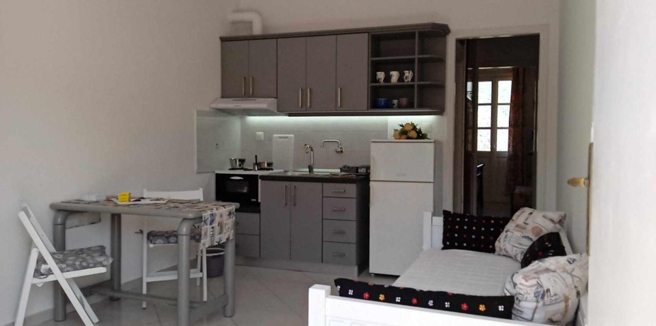 Andros Lighthouse Apartments Mesaria  Buitenkant foto